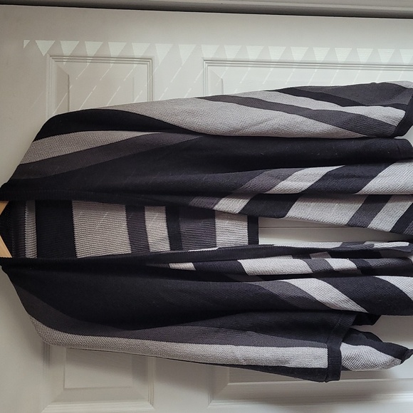 Calvin Klein Cape Wrap - Picture 1 of 5